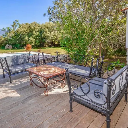 Feriehus Gorgeous In Figari (Corsica)